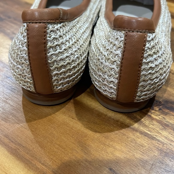 AGL Cap Toe Ballet Flats Blue and Tan Flats with leather strap and buckle - Picture 4 of 7